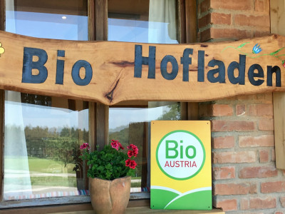 Schild Bio Hofladen Starzhofer